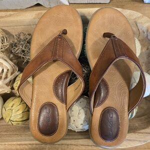 B.O.C Size 7 Brown and Tan Sandals